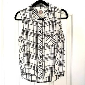 Ash & Ember Sleeveless Plaid Flannel
